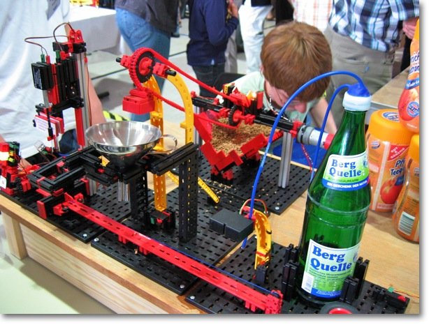 Lukas-Kamm-01-Erbes-Buedesheim-2011 - Lukas Kamm - automaat die volautomatisch ijsthee klaarmaakt